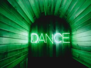 Read more about the article The DAOFitLife Hotlist: Best Throwback Dance Videos