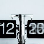 analog clock at 12 am